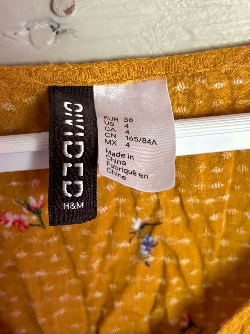 H&M Mustard Floral Knot-Front Long Sleeve Crop Top - Picture 3 of 4